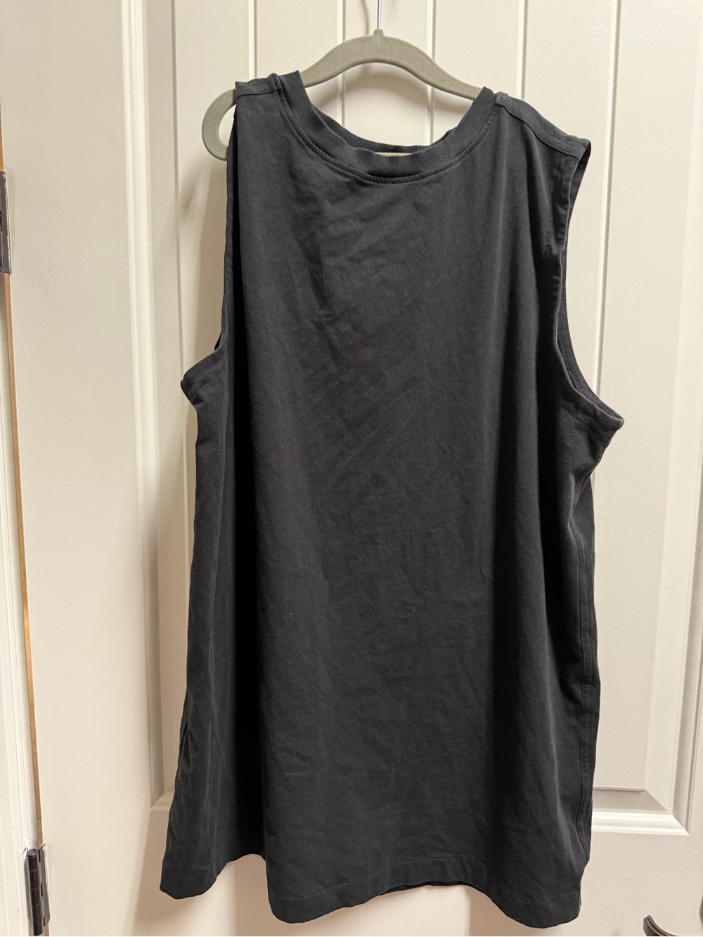 Lululemon Women’s Black Sleeveless Tank Top XL